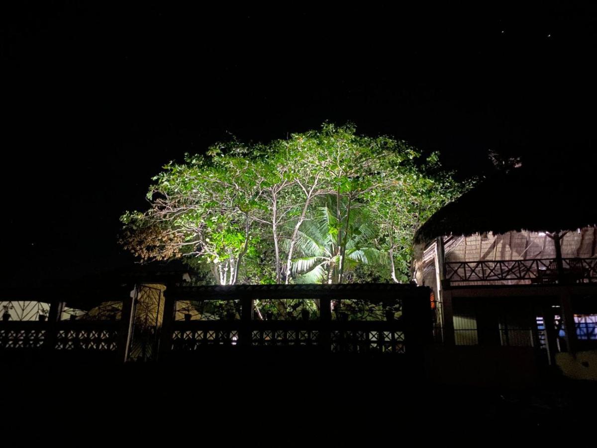 Jakes On The Beach ลาส เปนีตาส ภายนอก รูปภาพ