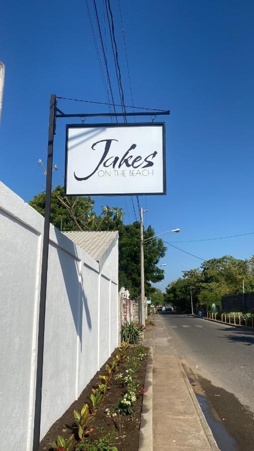 Jakes On The Beach ลาส เปนีตาส ภายนอก รูปภาพ