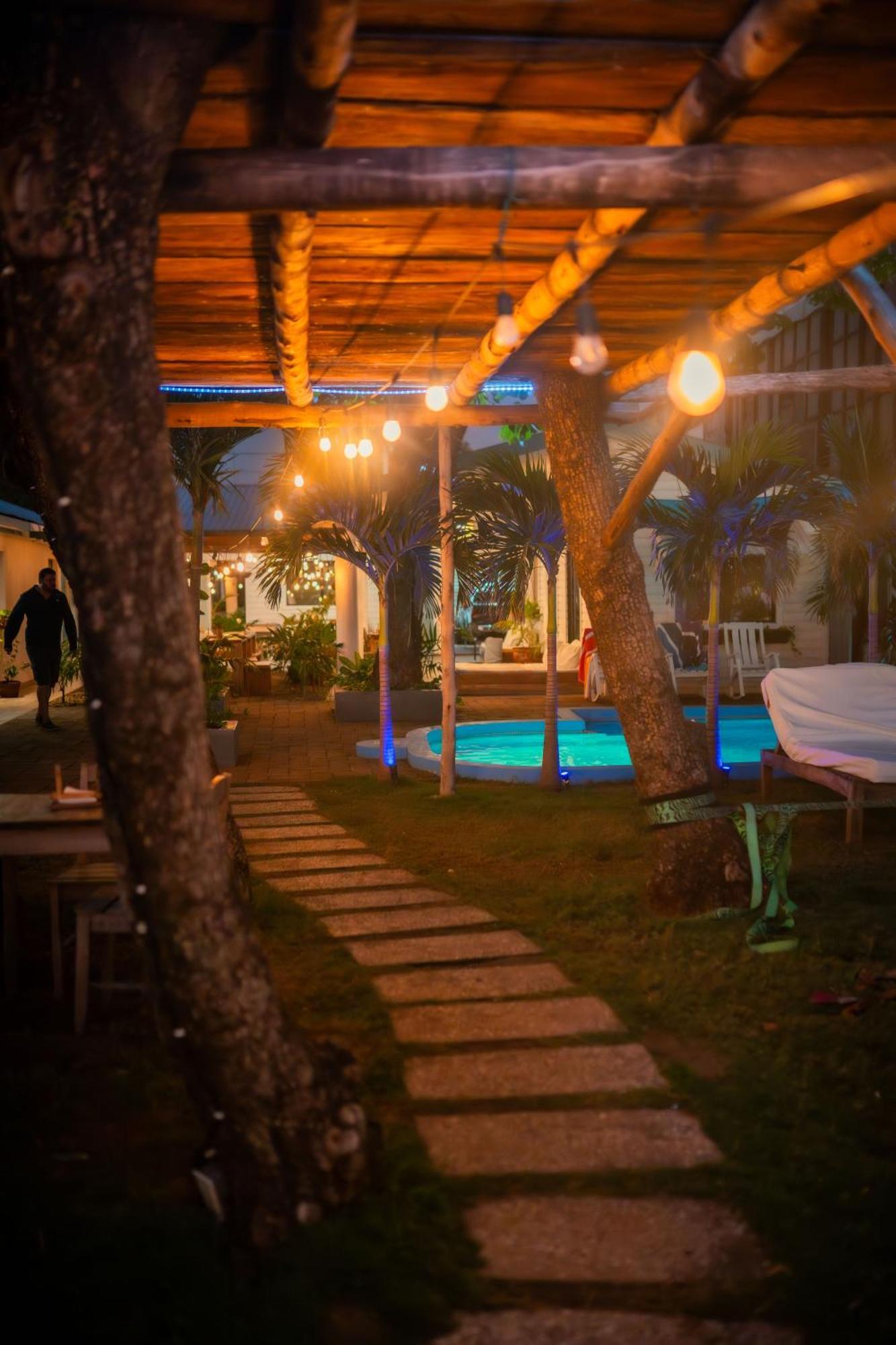 Jakes On The Beach ลาส เปนีตาส ภายนอก รูปภาพ